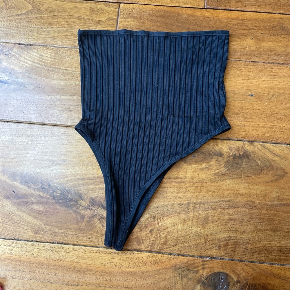 urban outfitters black bodysuit🖤